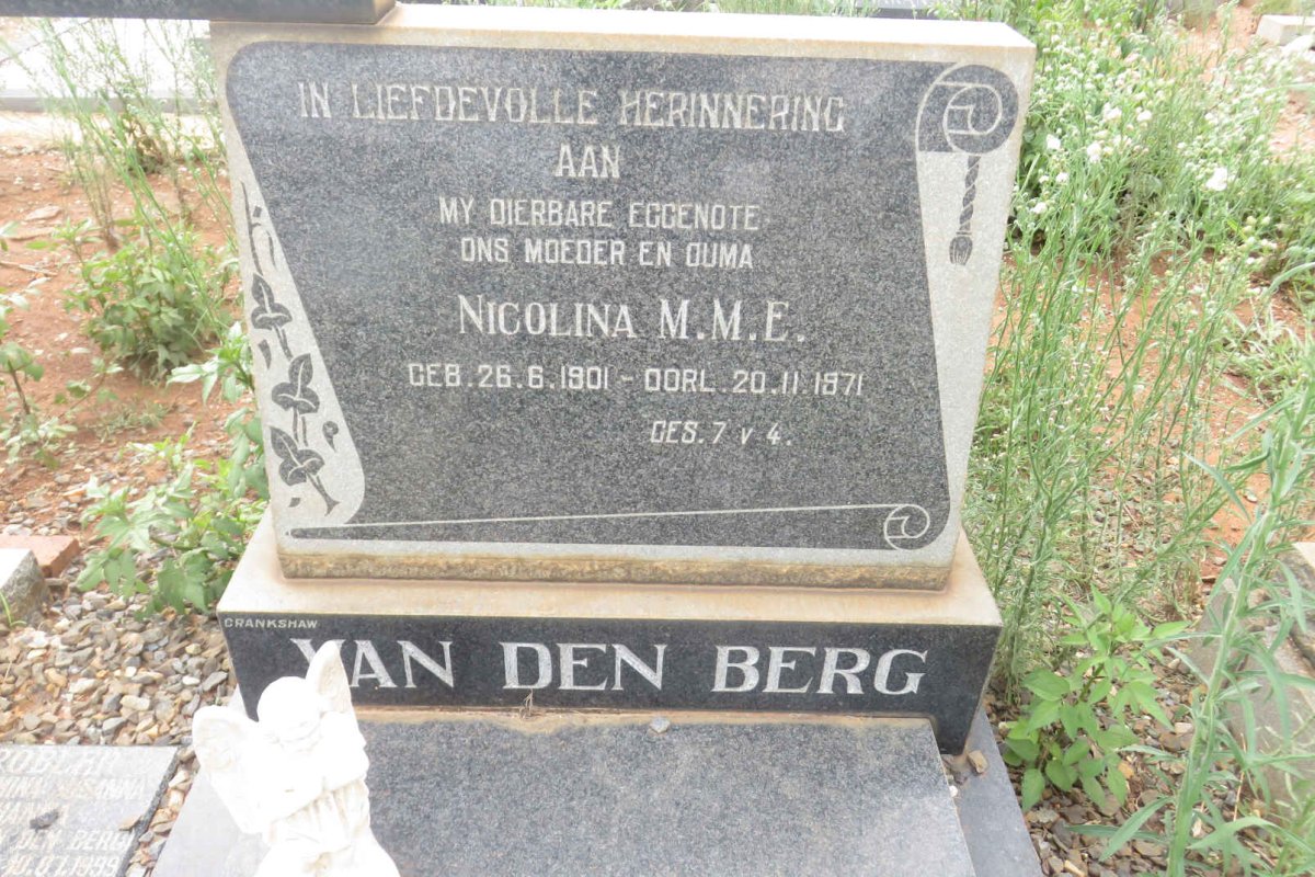 BERG Nicolina M.M.E., van den 1901-1971