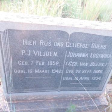 VILJOEN P.J. 1852-1942 &amp; Johanna Lodiwika nee VAN BLERK 1860-1934