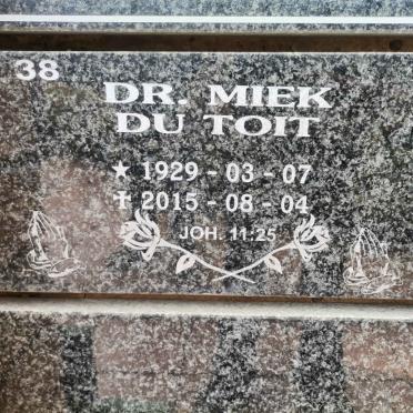 TOIT Miek, du 1929-2015