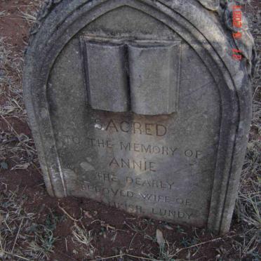 LUNDY Annie