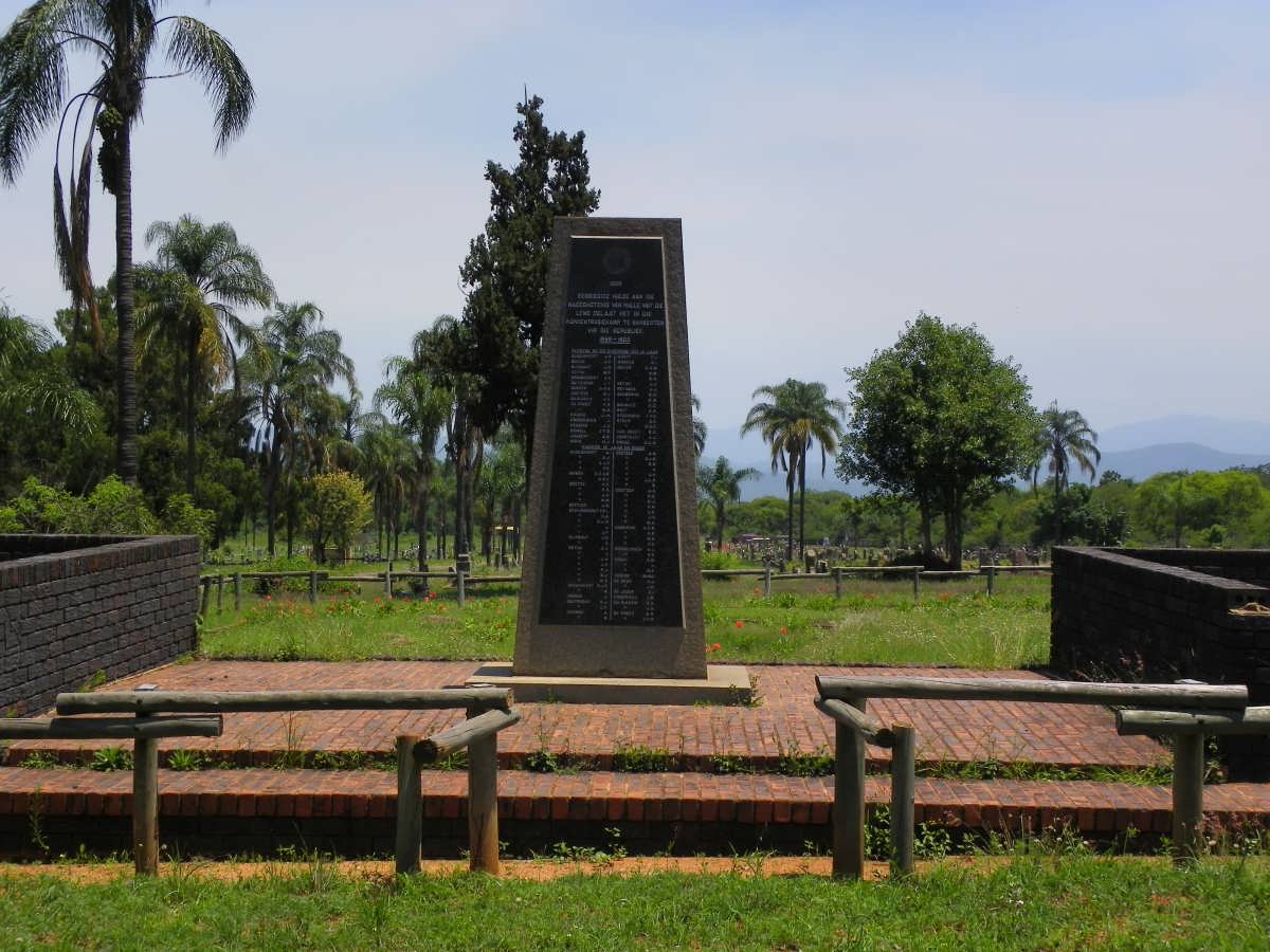 02. Konsentrasiekamp-Gedenksteen / Concentration Camp Memorial