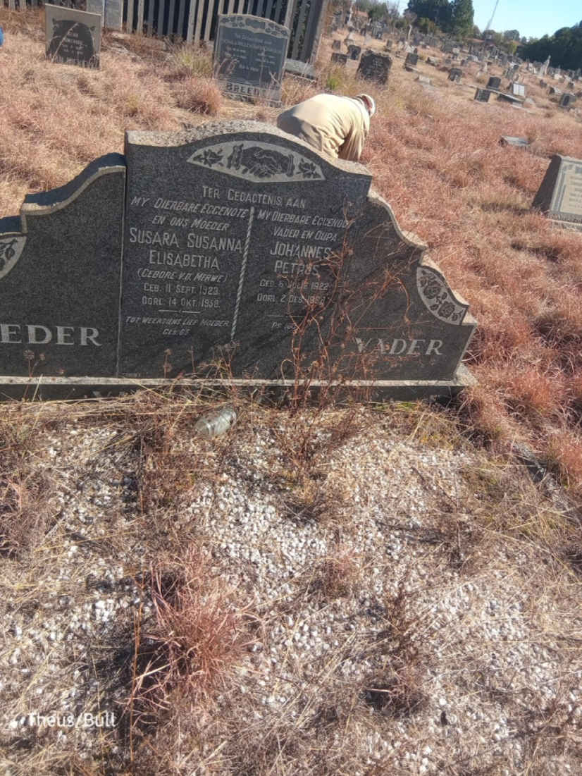 ? Johannes Petrus 1922-19?? & Susara Susanna Elisabetha V.D. MERWE 1923-19?? 