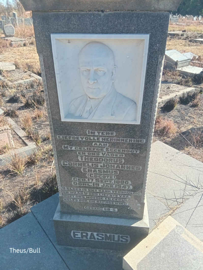 ERASMUS Theodorus Cornelis Johannes 1880-1947 & Elizabeth Loureth nee JANSEN VAN RENSBURG 1881-1949_1