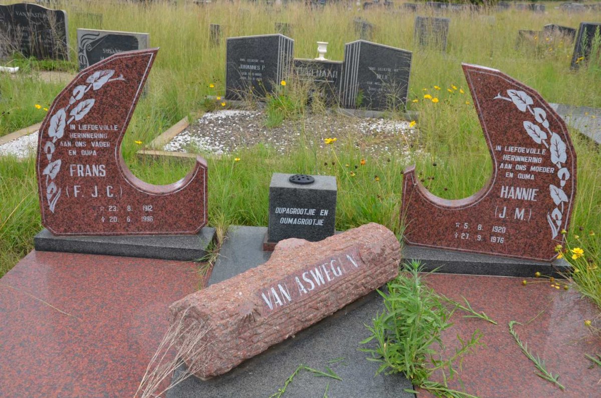 ASWEGEN F.J.C., van 1912-1996 &amp; J.M. 1920-1976