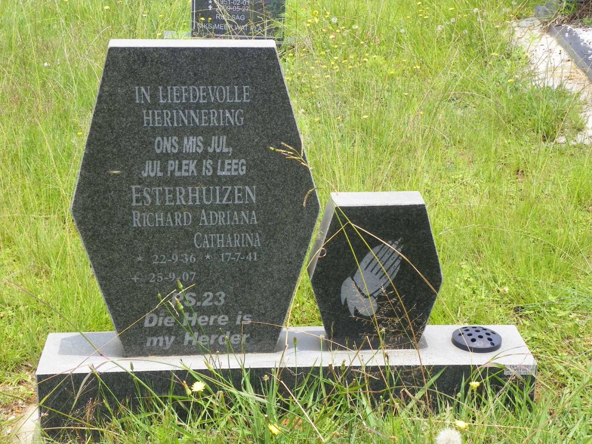 ESTERHUIZEN Richard 1936-2007 &amp; Adriana Catharina 1941-