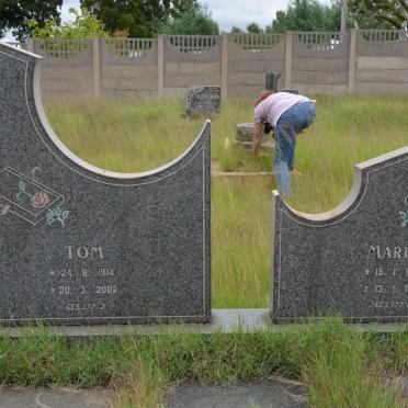 TERBLANCHE Tom 1914-2002 &amp; Marie 1917-1989