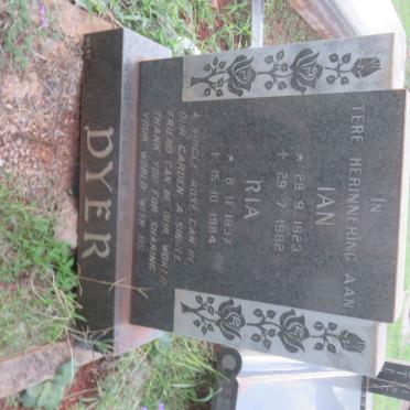 DYER Ian 1923-1982 &amp; Ria 1937-1984
