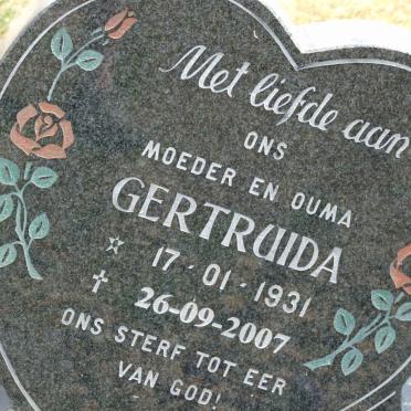 GRAHAM Gertruida 1931-2007