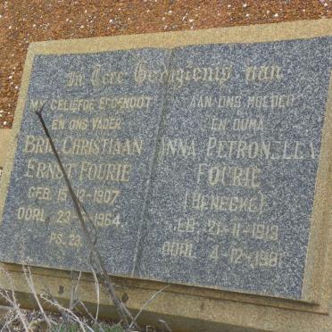 FOURIE Christiaan Ernst 1907–1964 & Anna Petronella nee HENECKE 1919–1981 :: COOK Jo nee FOURIE 1939–1992 #2