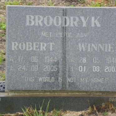 BROODRYK Robert 1944-2005 &amp; Winnie 1946-2007