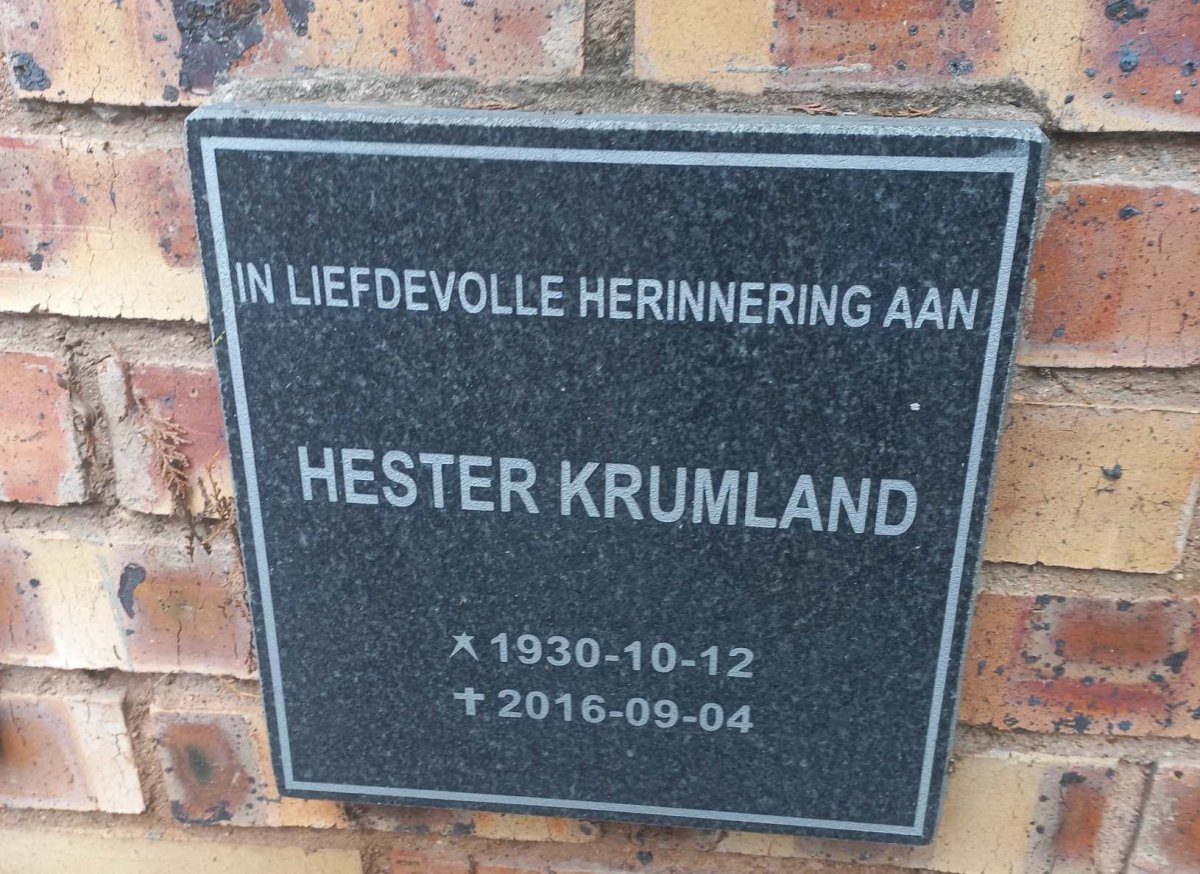 KRUMLAND Hester 1930-2016