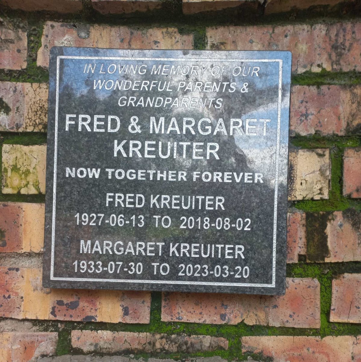 KREUITER Fred 1927-2018 & Margaret 1933-2023