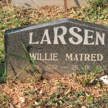 LARSEN Willie Matred 1932-1999