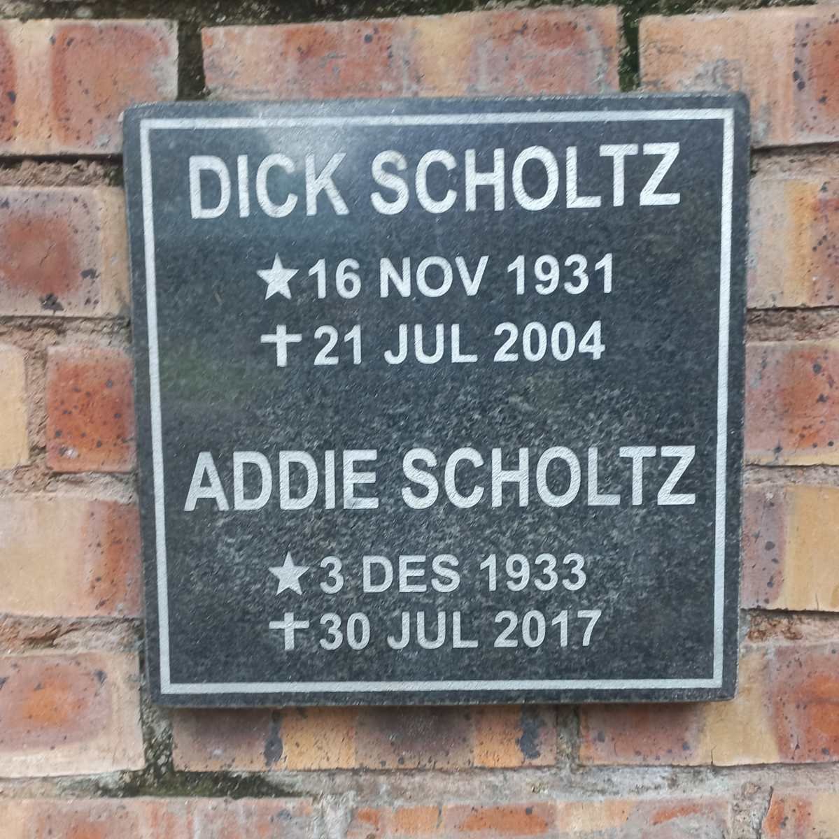 SCHOLTZ Dick 1931-2004 & Addie 1933-2017