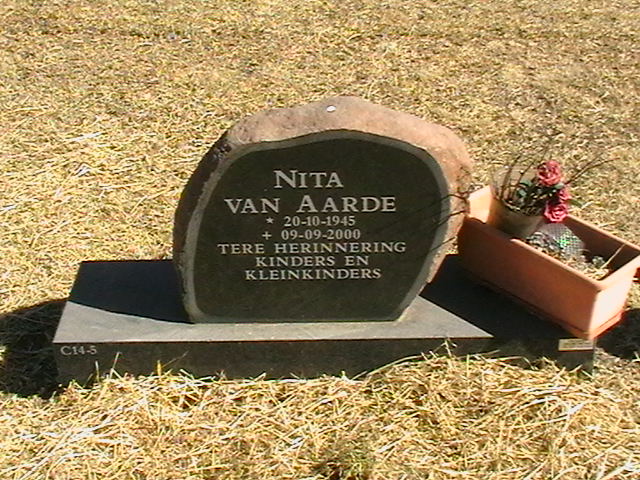 AARDE Nita, van 1945-2000