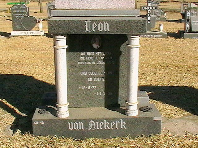 NIEKERK Leon, van 1977-19??