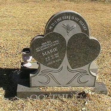 OOSTHUIZEN Marie 1940-2002