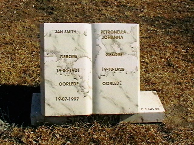 SMITH Jan 1921-1997 &amp; Petronella Johanna 1928-