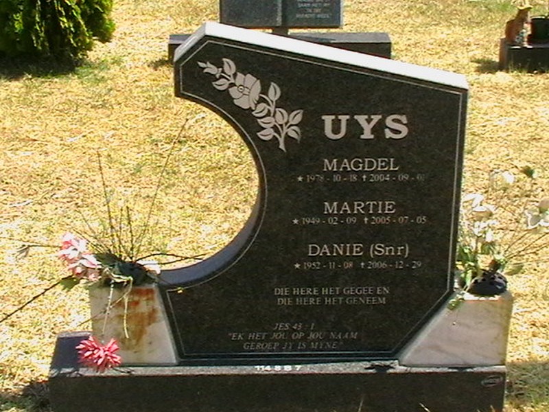 UYS Danie 1952-2006 &amp; Martie 1949-2005 :: UYS Magdel 1978-2004