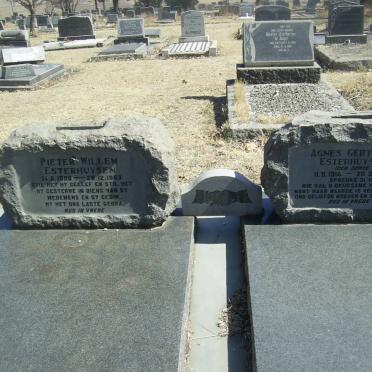 ESTHERHUYSEN Pieter Willem 1908-1963 &amp; Agnes Gertrude 1914-1976