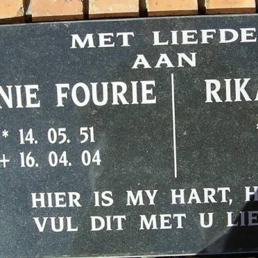 FOURIE Hennie 1951-2004 &amp; Rika 1953-
