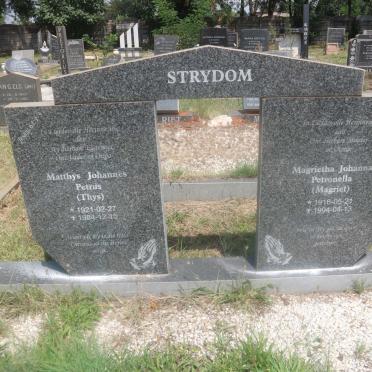 STRYDOM Matthys Johannes Petrus 1921-1984 &amp; Magrietha Johanna Petronella 1916-1994
