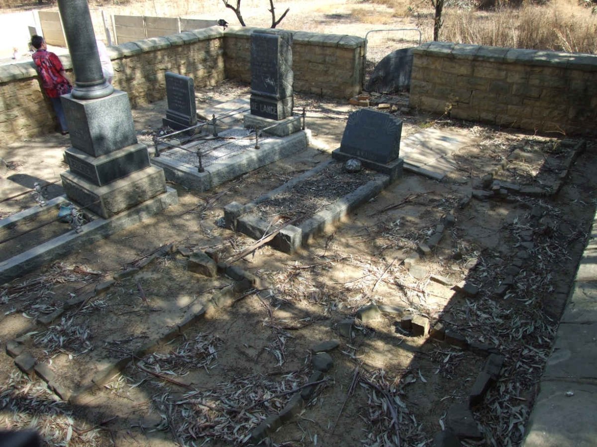 1. Overview of De Lange farm cemetery