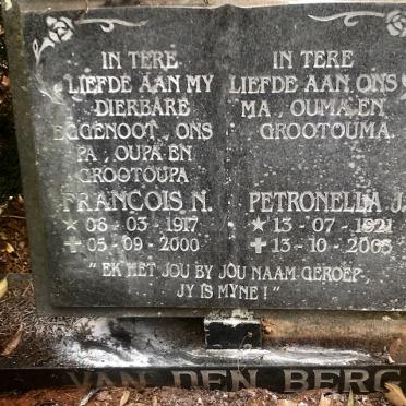 BERG Francois N., van den 1917-2000 &amp; Petronella J. 1921-2005