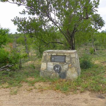 Mpumalanga, WHITE RIVER district, Kruger National Park, Fihla Manzi / Glen-Leary Memorial