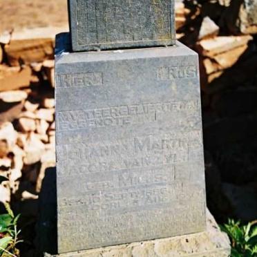 Mpumalanga, BELFAST district, Dullstroom, Welgevonden 128, Millstroom, farm cemetery_2